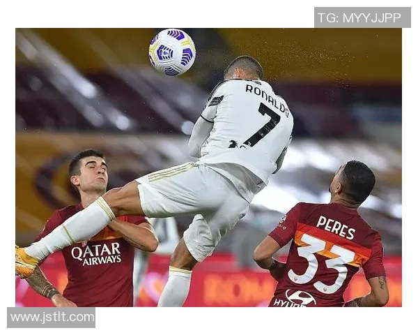 聚焦足球巨星赛场瞬间裆部动作彰显力量与速度魅力